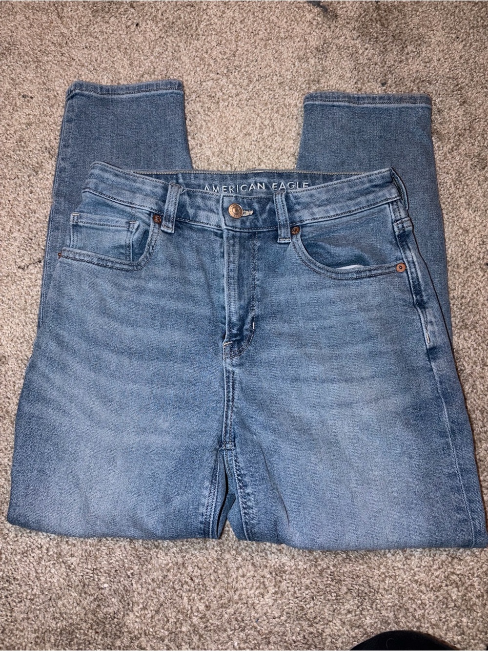 American Eagle High - Rise Stretch Mom Jeans Light Medium Wash - 2 x-short